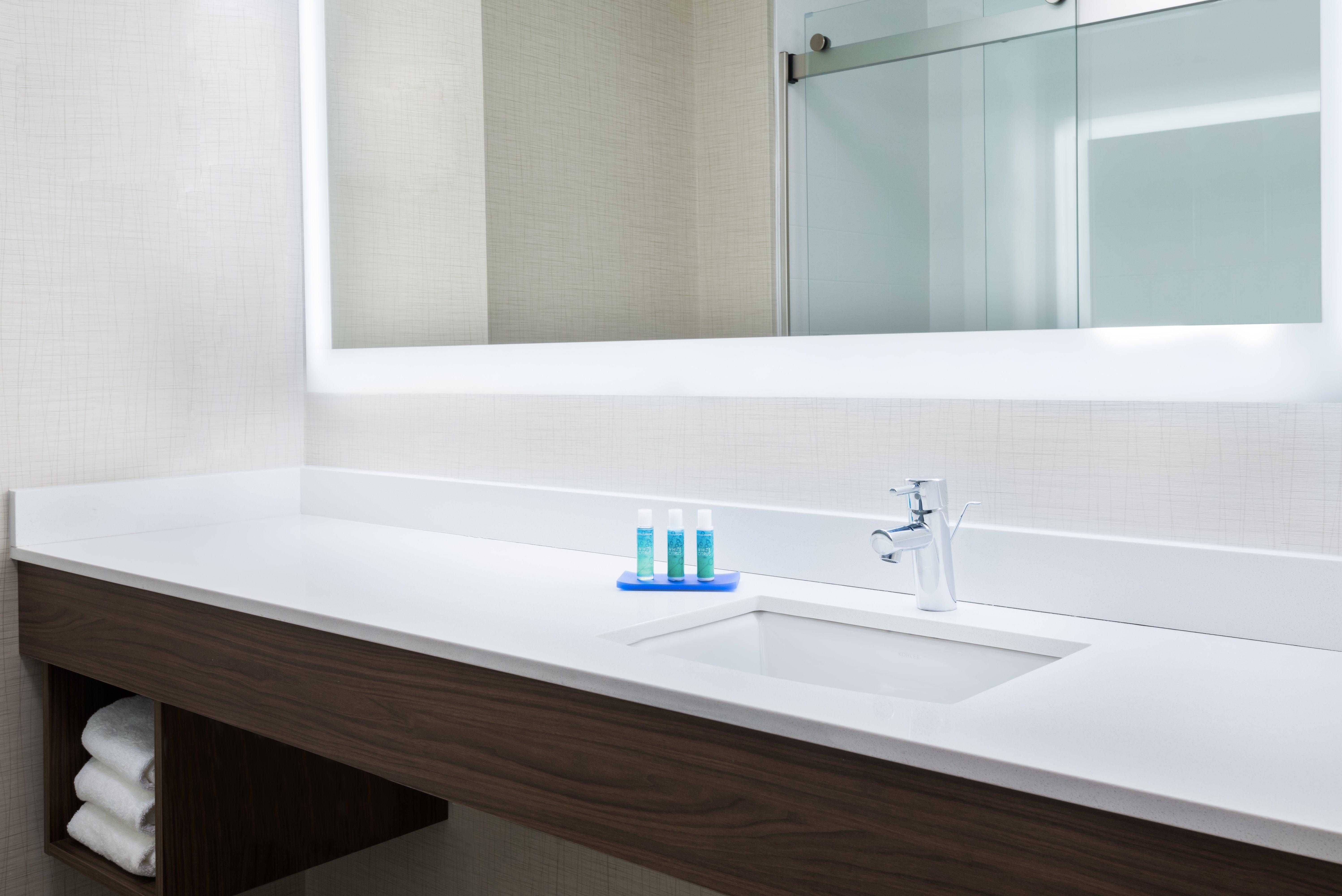 Holiday Inn Express & Suites - Columbus Airport East By Ihg Εξωτερικό φωτογραφία