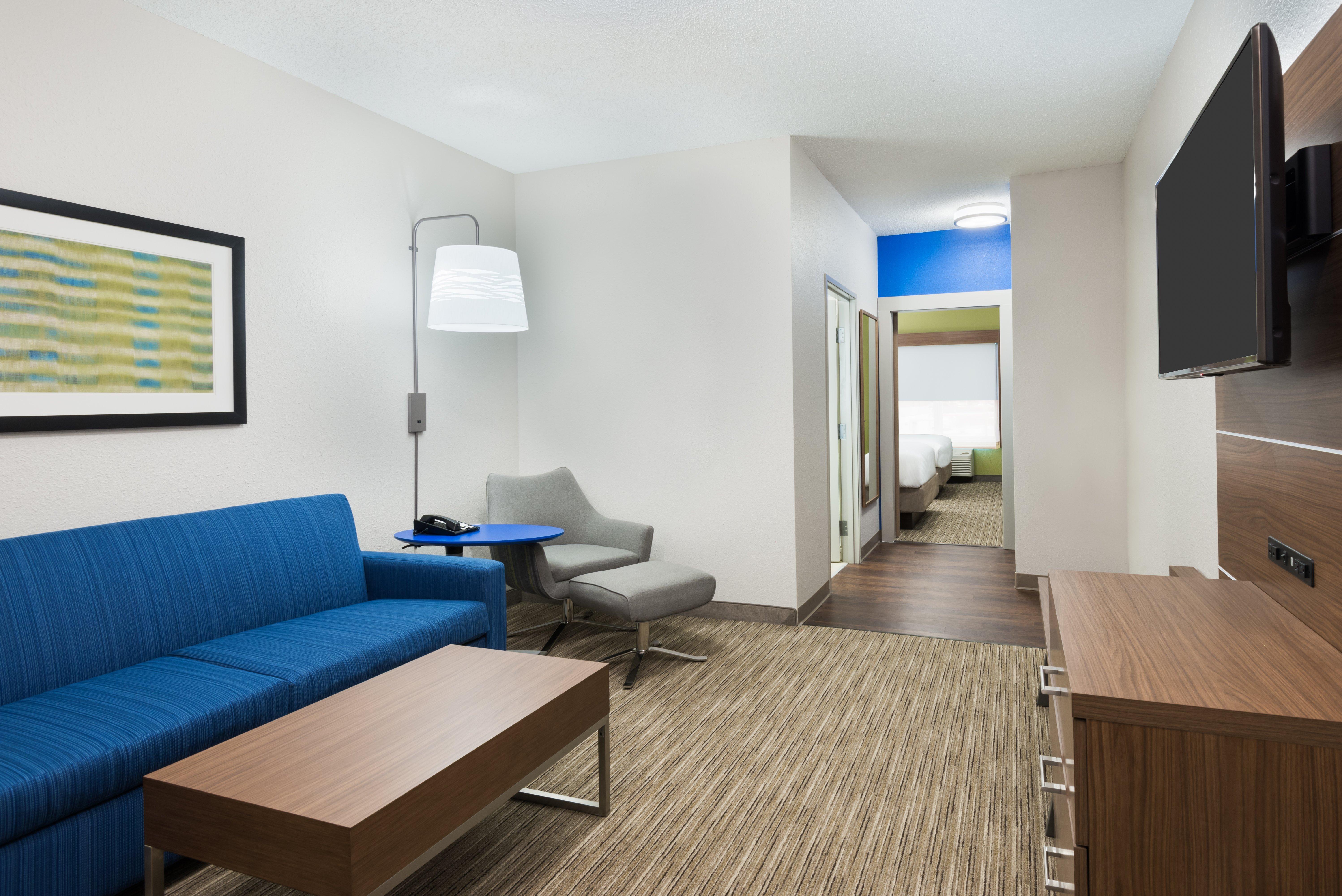 Holiday Inn Express & Suites - Columbus Airport East By Ihg Εξωτερικό φωτογραφία