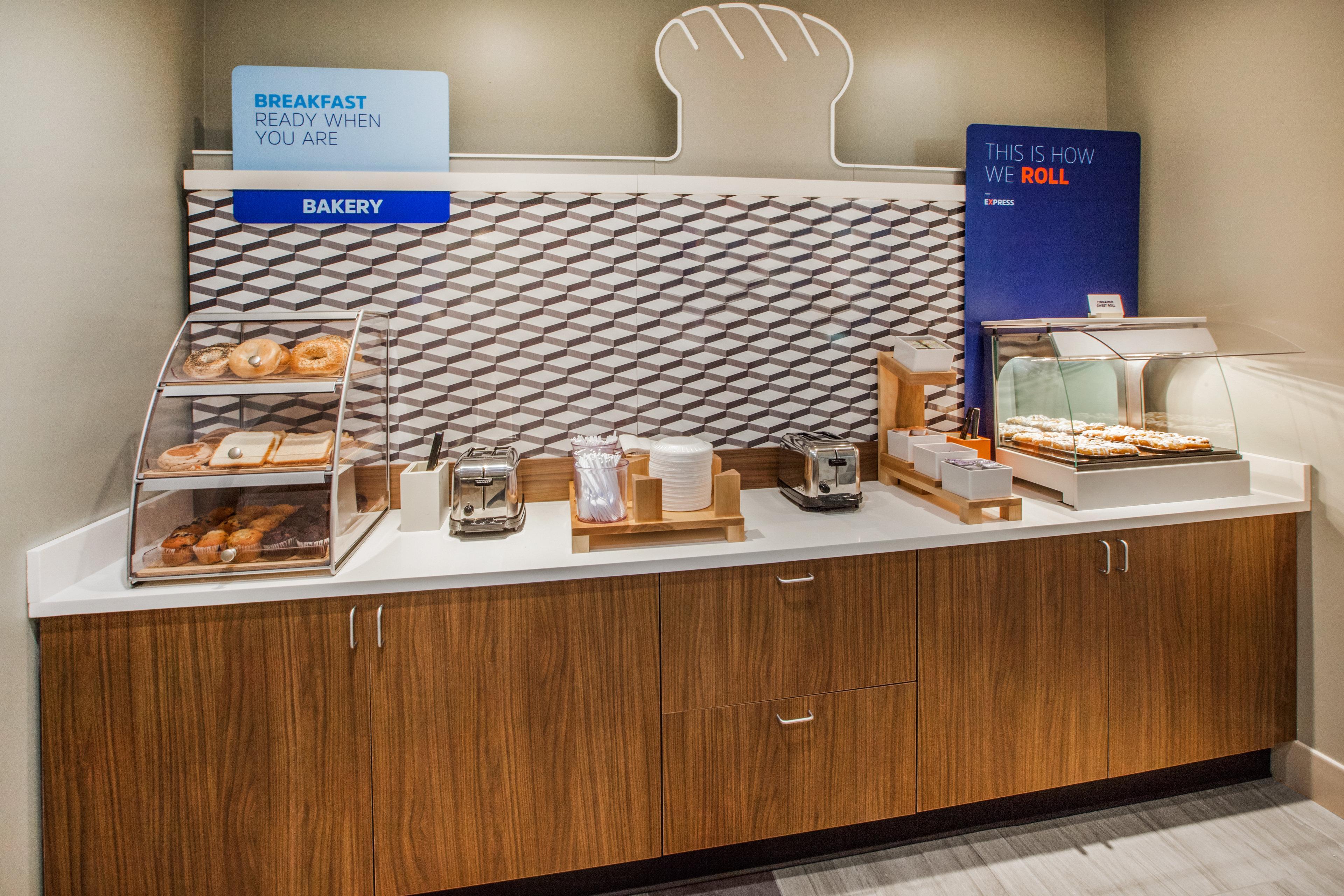 Holiday Inn Express & Suites - Columbus Airport East By Ihg Εξωτερικό φωτογραφία