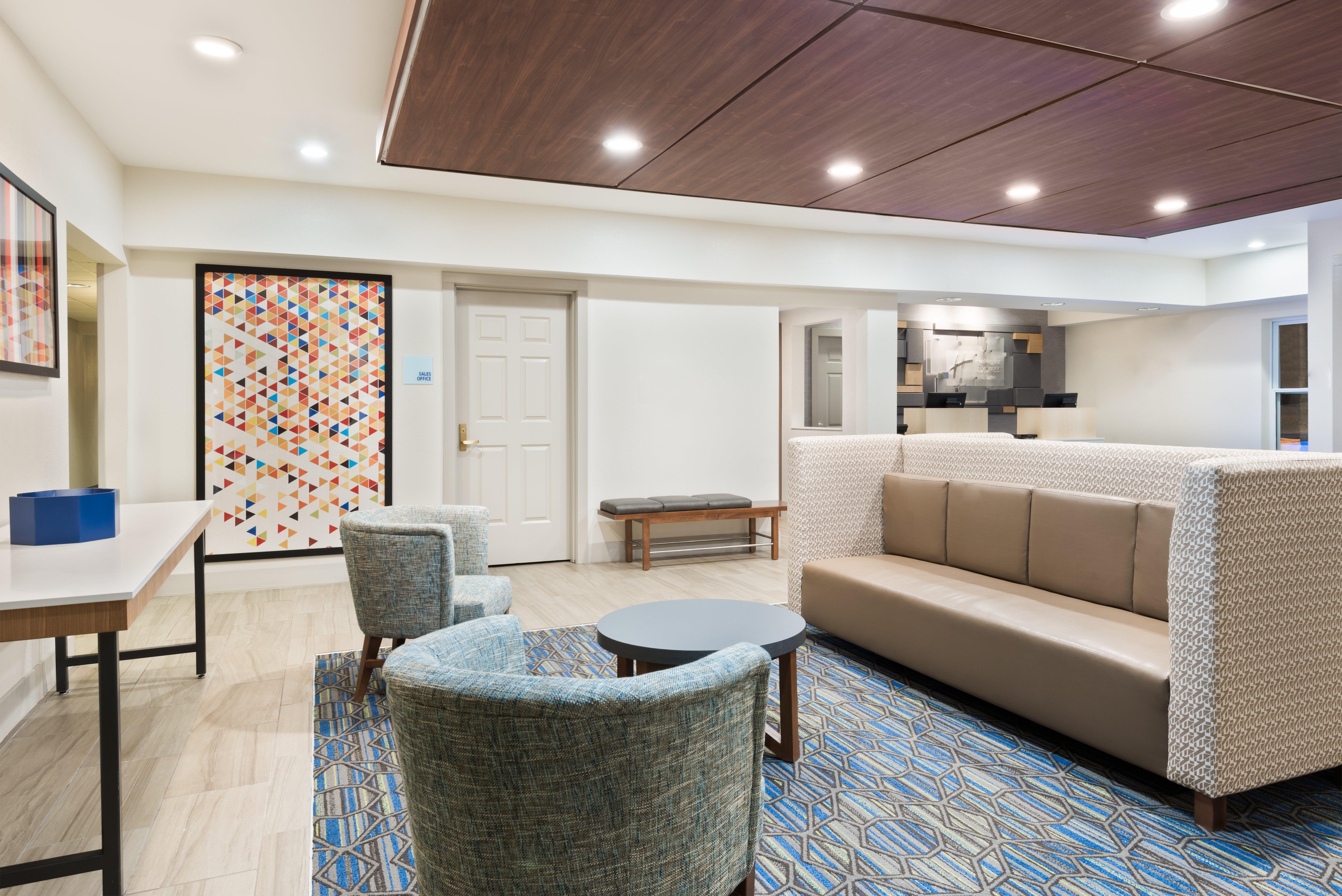 Holiday Inn Express & Suites - Columbus Airport East By Ihg Εξωτερικό φωτογραφία