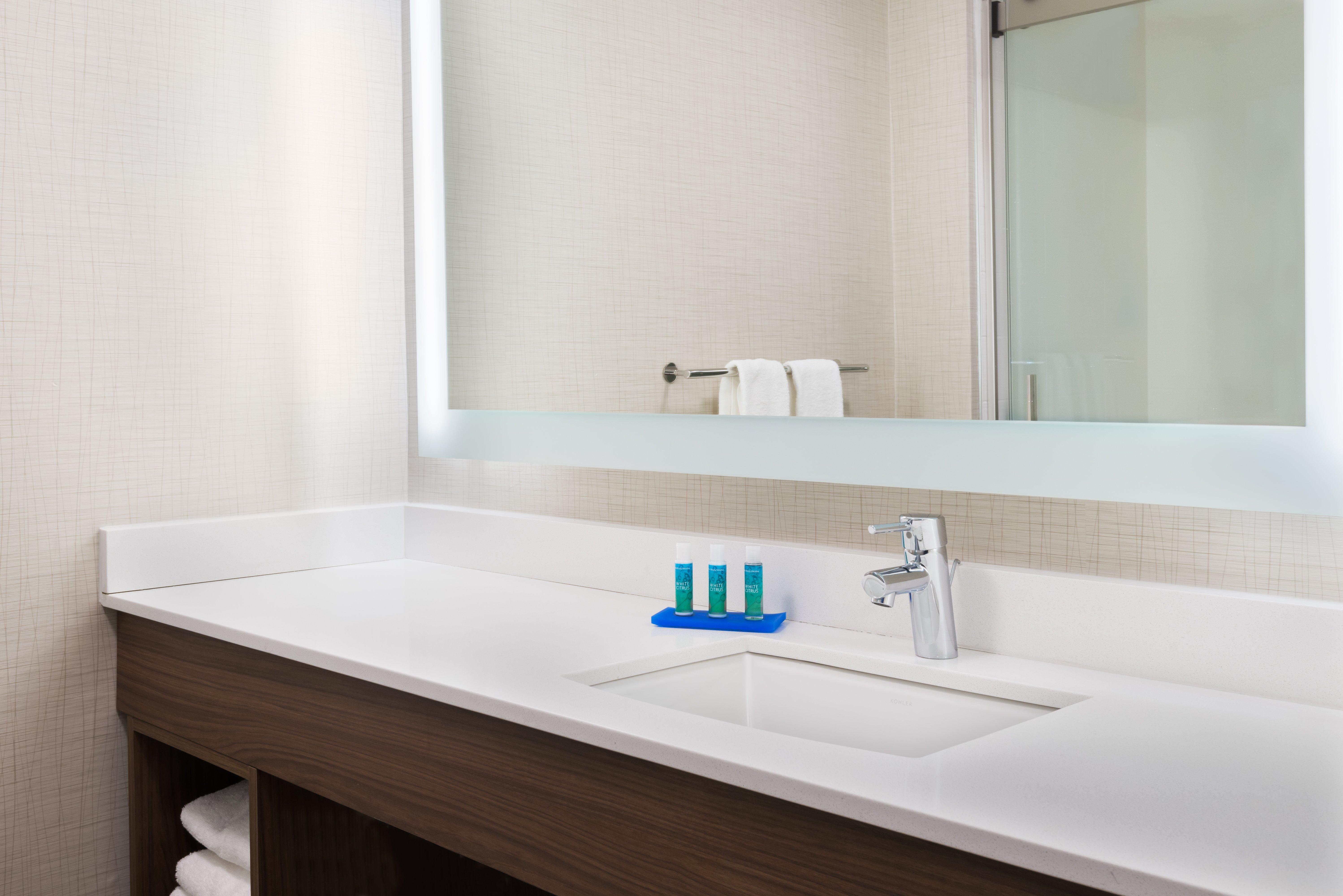 Holiday Inn Express & Suites - Columbus Airport East By Ihg Εξωτερικό φωτογραφία
