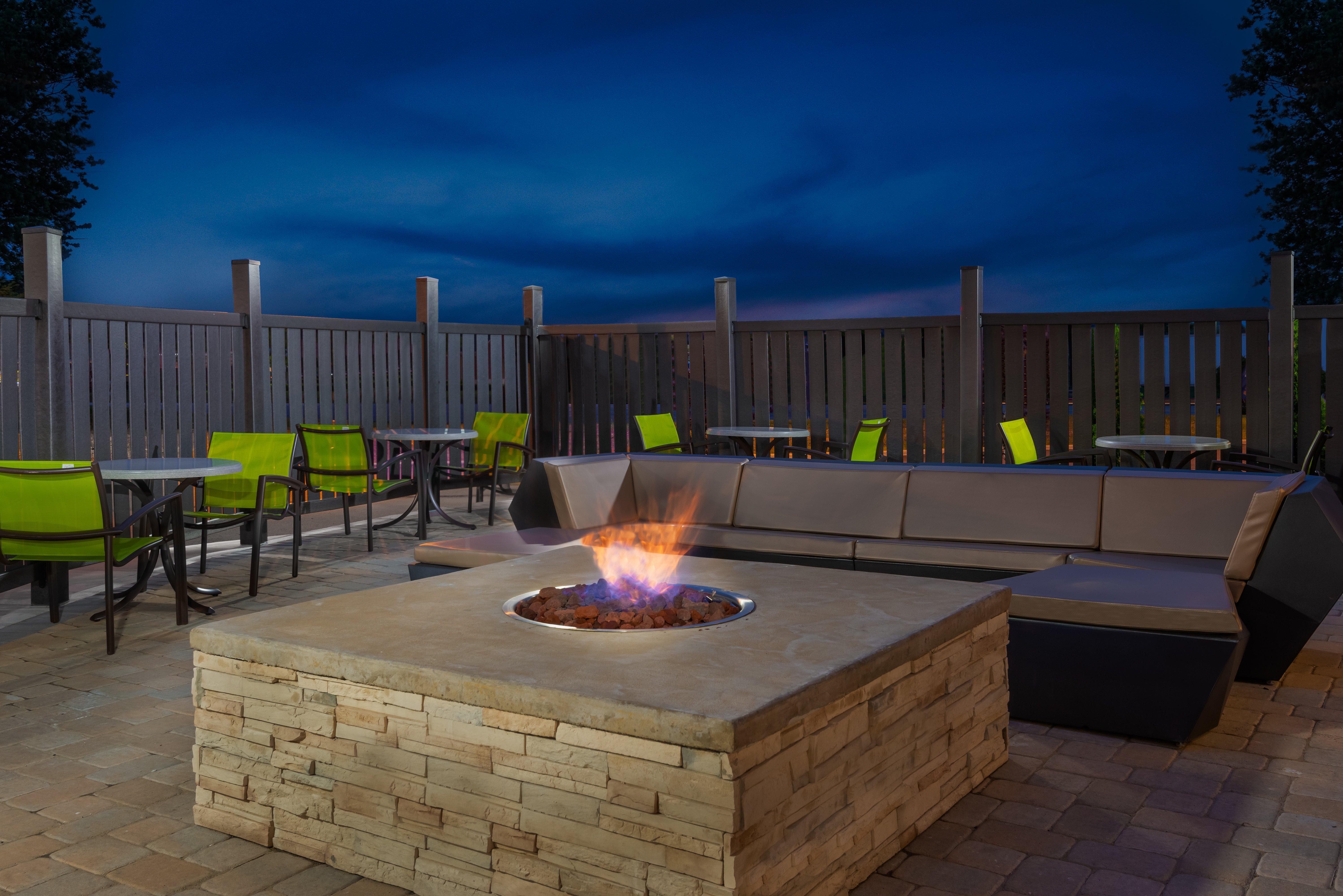 Holiday Inn Express & Suites - Columbus Airport East By Ihg Εξωτερικό φωτογραφία
