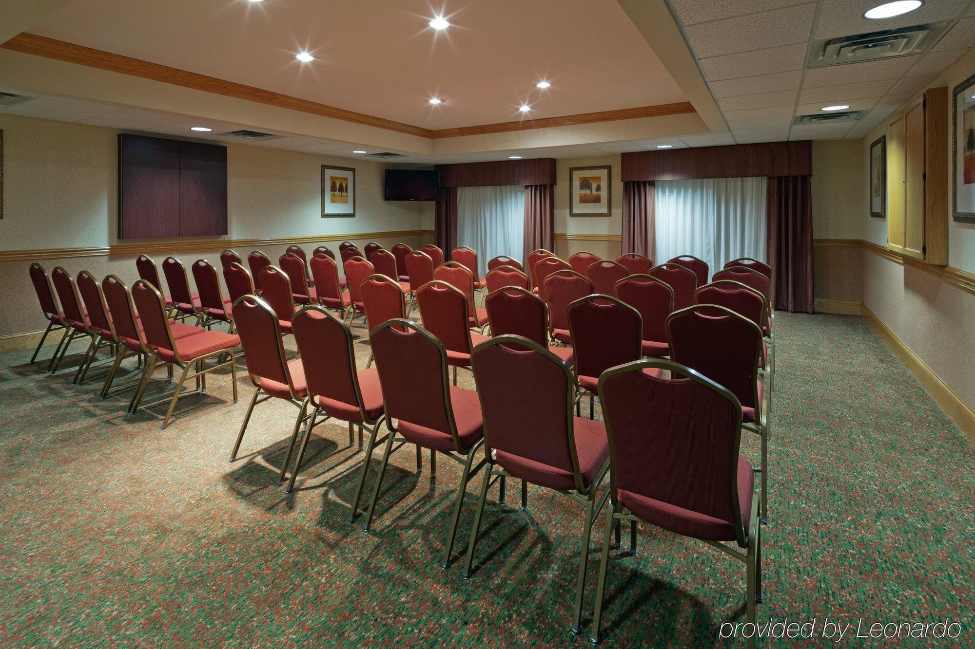 Holiday Inn Express & Suites - Columbus Airport East By Ihg Επιχειρήσεις φωτογραφία
