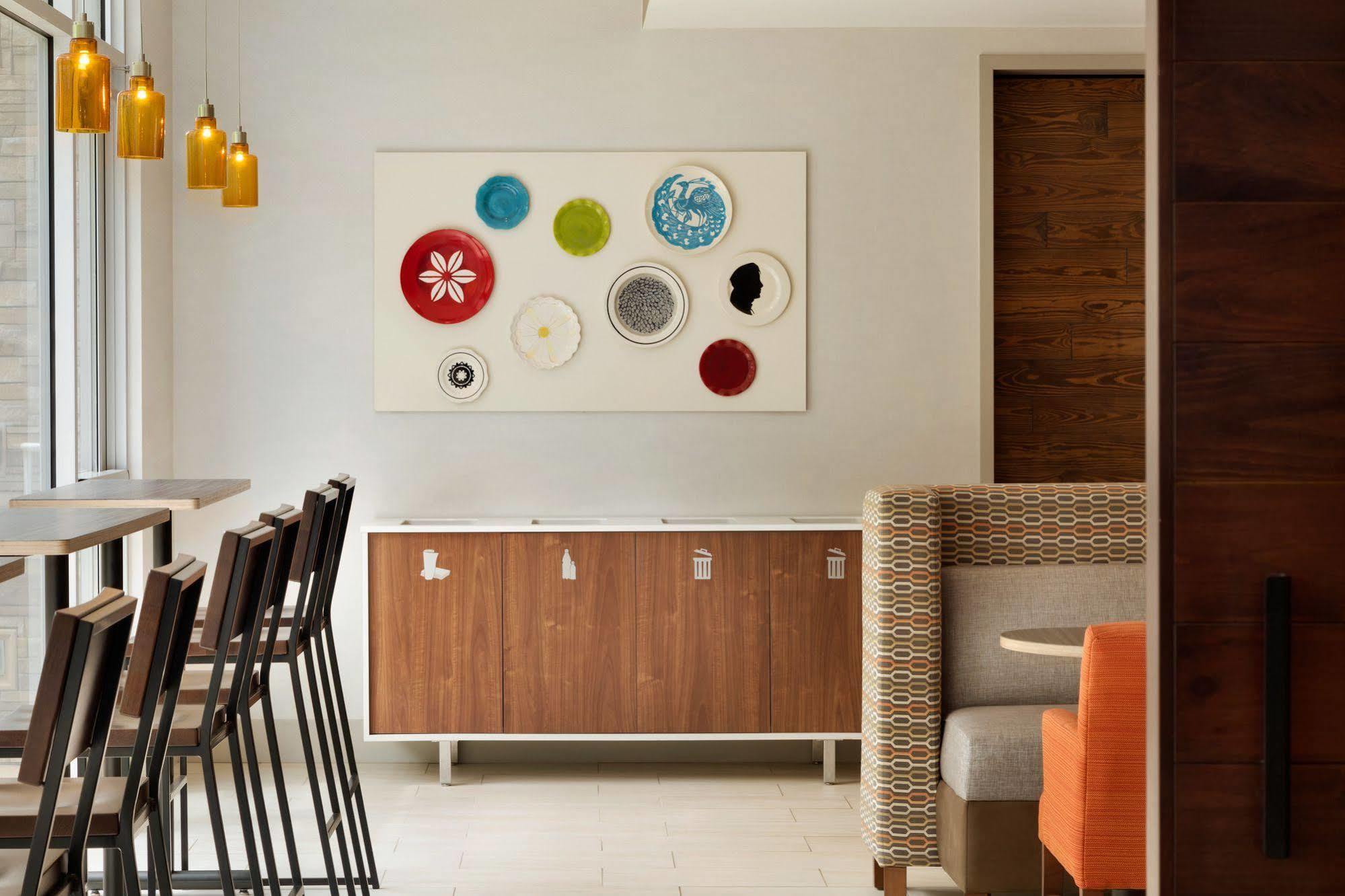 Holiday Inn Express & Suites - Columbus Airport East By Ihg Εξωτερικό φωτογραφία
