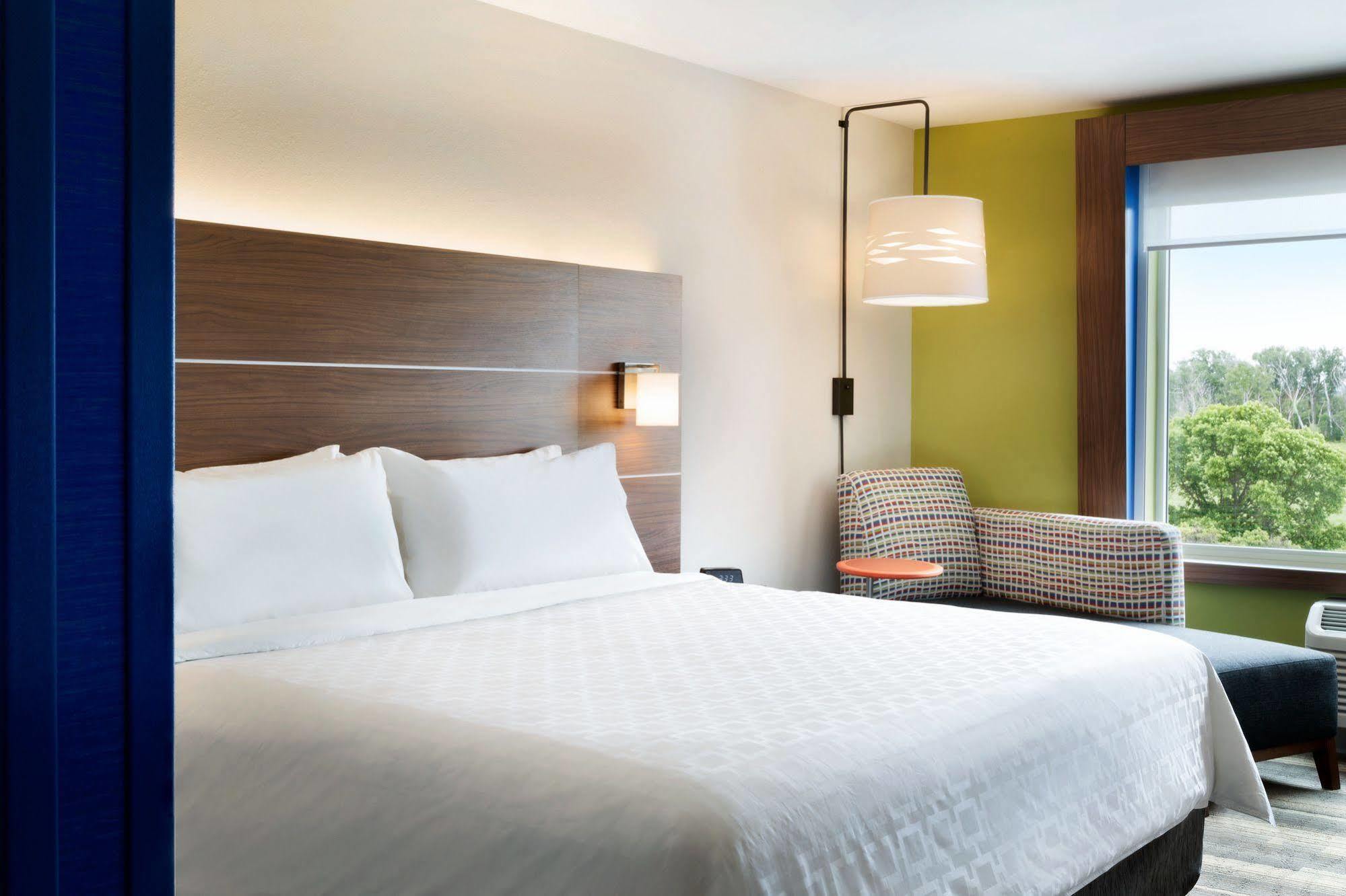 Holiday Inn Express & Suites - Columbus Airport East By Ihg Εξωτερικό φωτογραφία