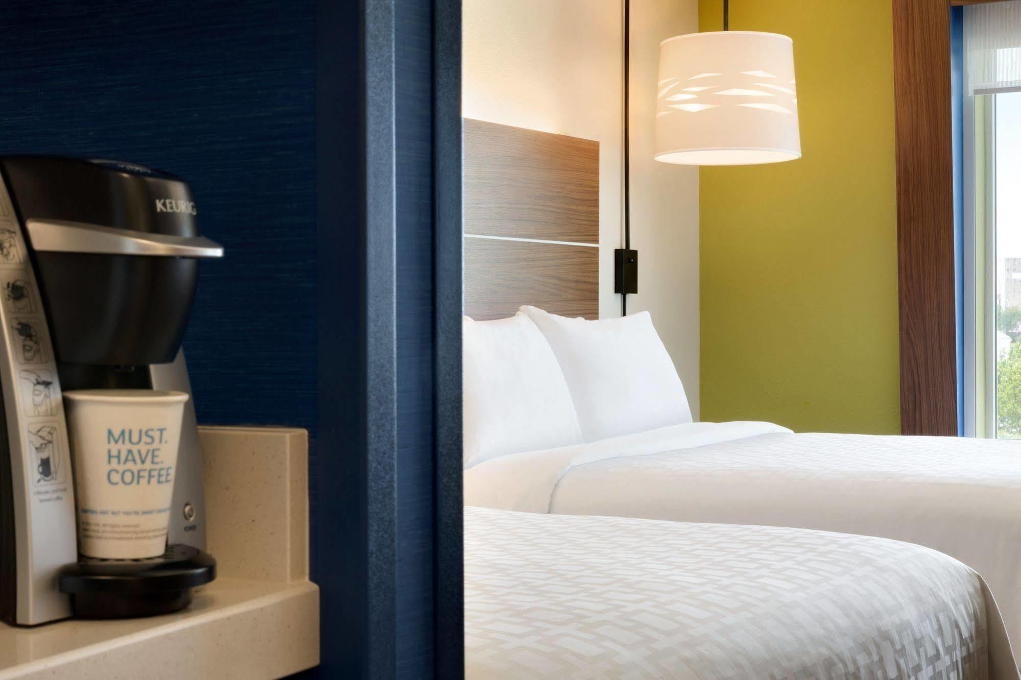 Holiday Inn Express & Suites - Columbus Airport East By Ihg Εξωτερικό φωτογραφία
