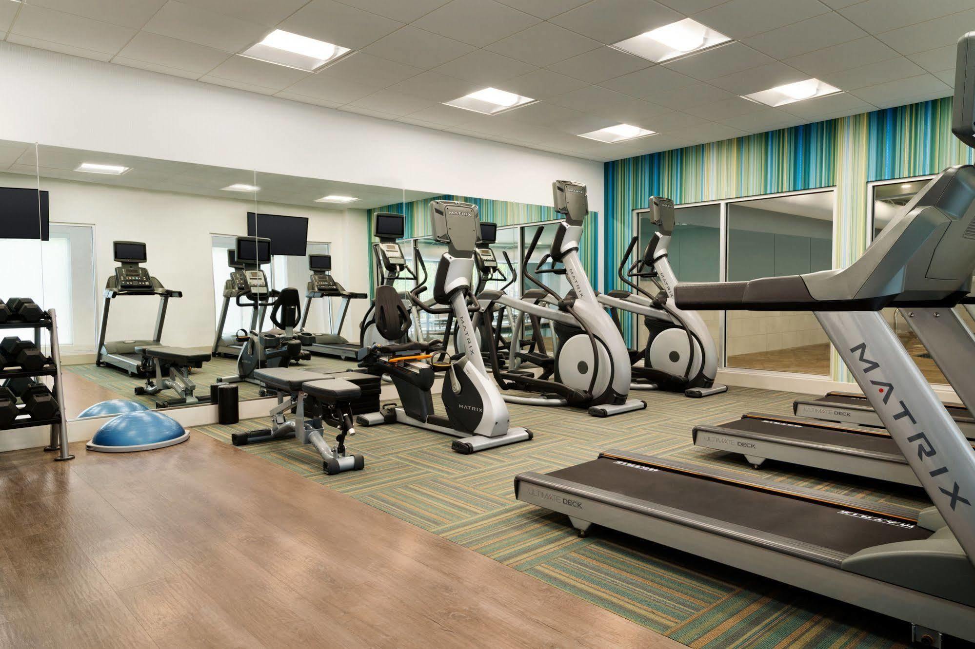 Holiday Inn Express & Suites - Columbus Airport East By Ihg Εξωτερικό φωτογραφία